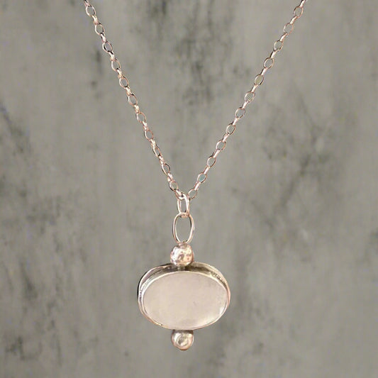Mother of Pearl Pendant Necklace