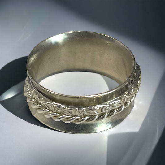 Sterling Silver ring with two detailed spin rings