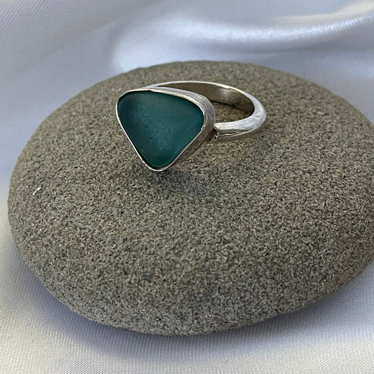 Sweet & petite Teal Seaglass Ring - Size 6