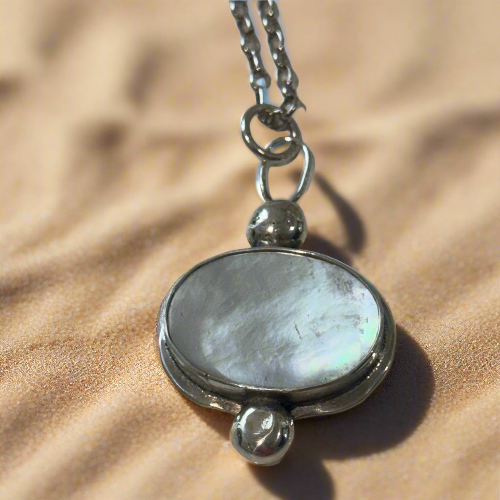 Mother of Pearl Pendant Necklace